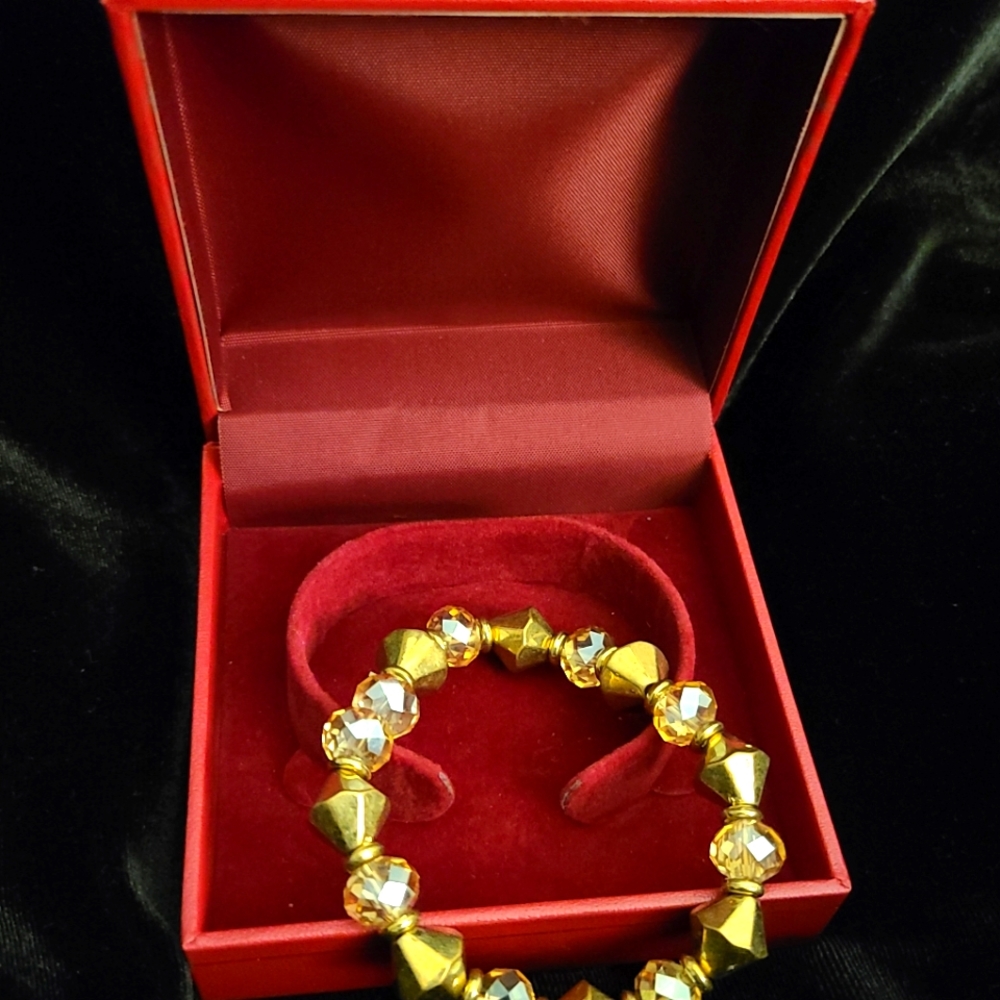 L&L Gold Beaded Bracelet - Picture 4 of 4